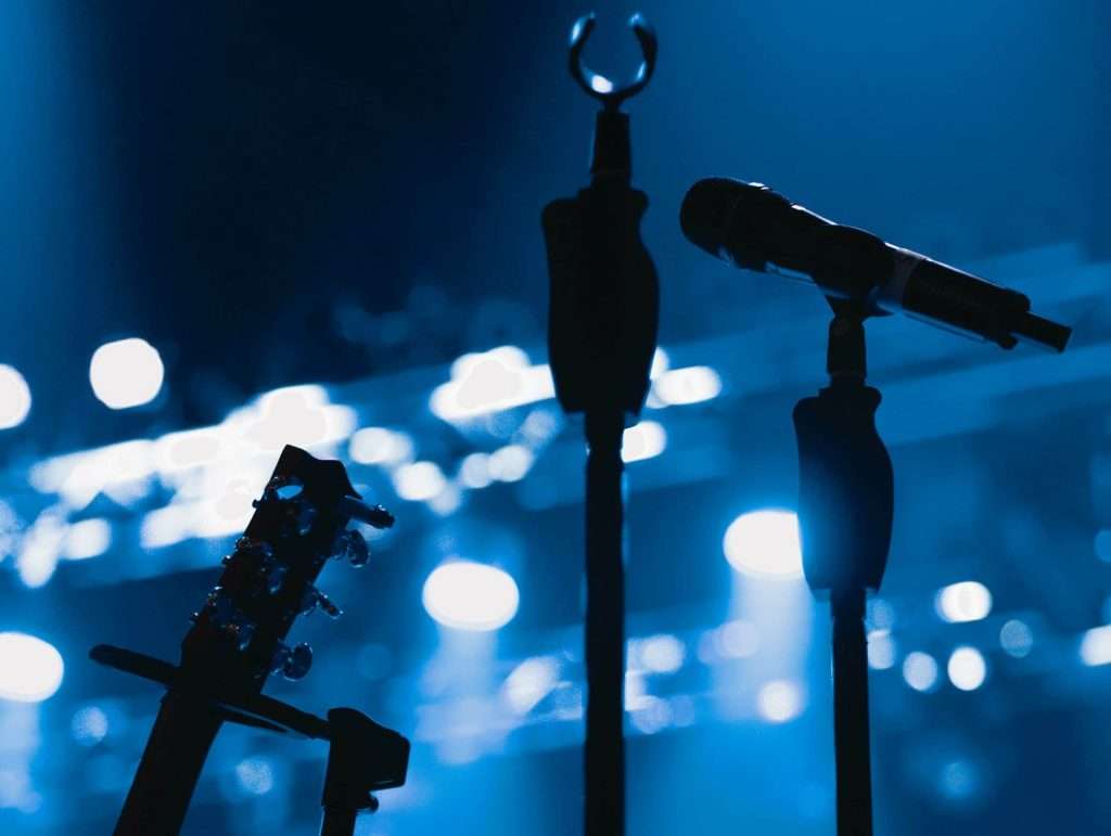 Instruments for easy to play blues songs for guitar