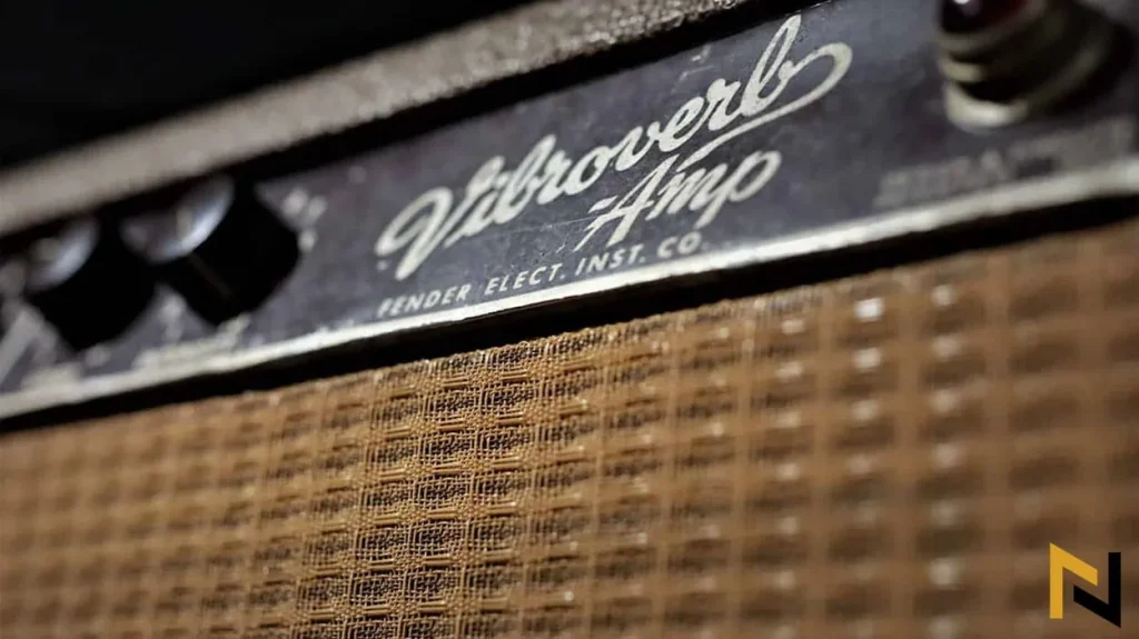 Guitar shows an guitar amplifier for readers