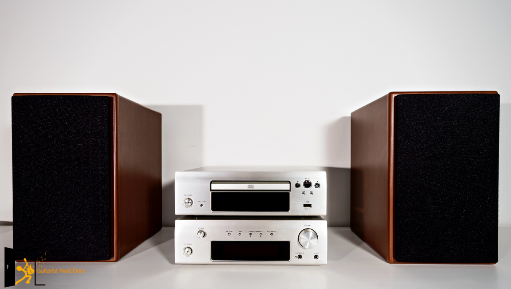 image displays a stereo unit with speakers