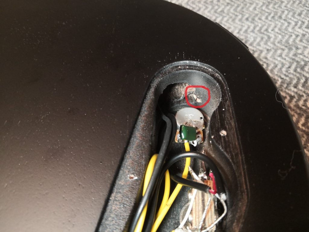 epiphone les paul special vintage edition crack displayed for readers