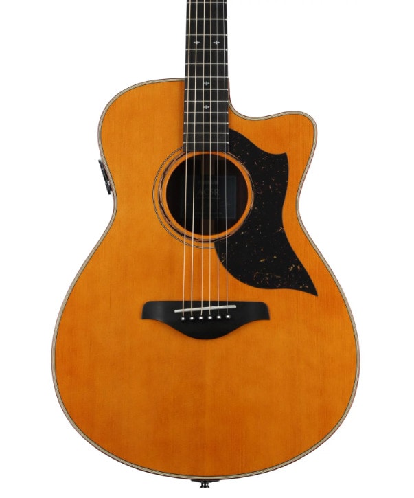 displays Yamaha AC5R ARE