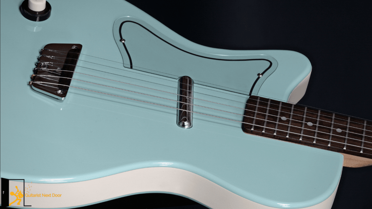 displays a guitar with lipstick pickup