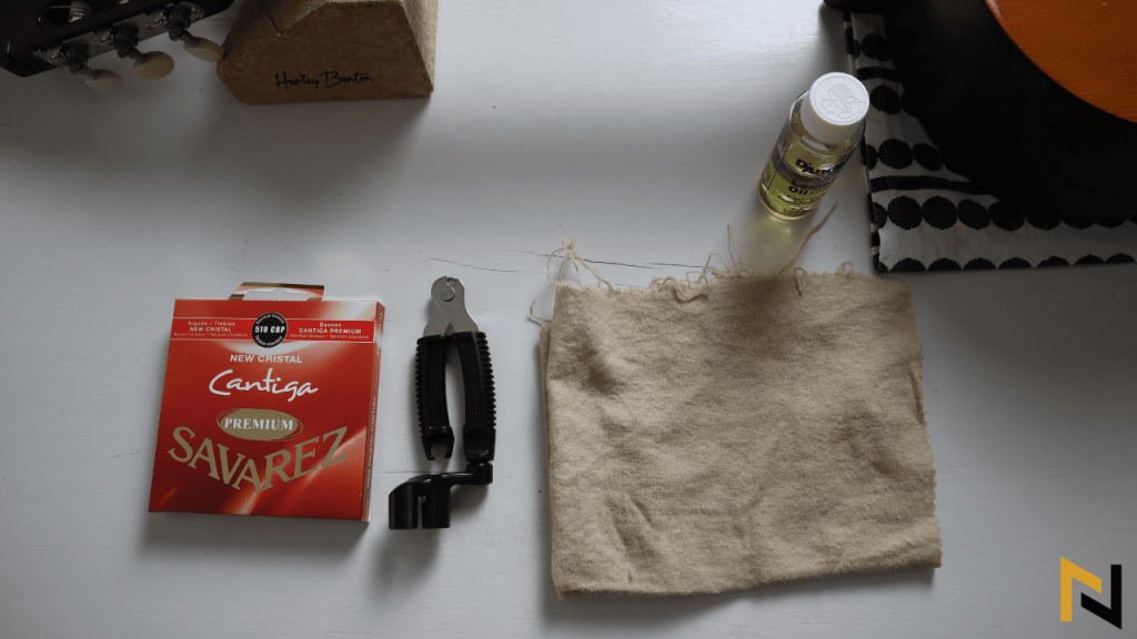 Classical Guitar String Change Equipment