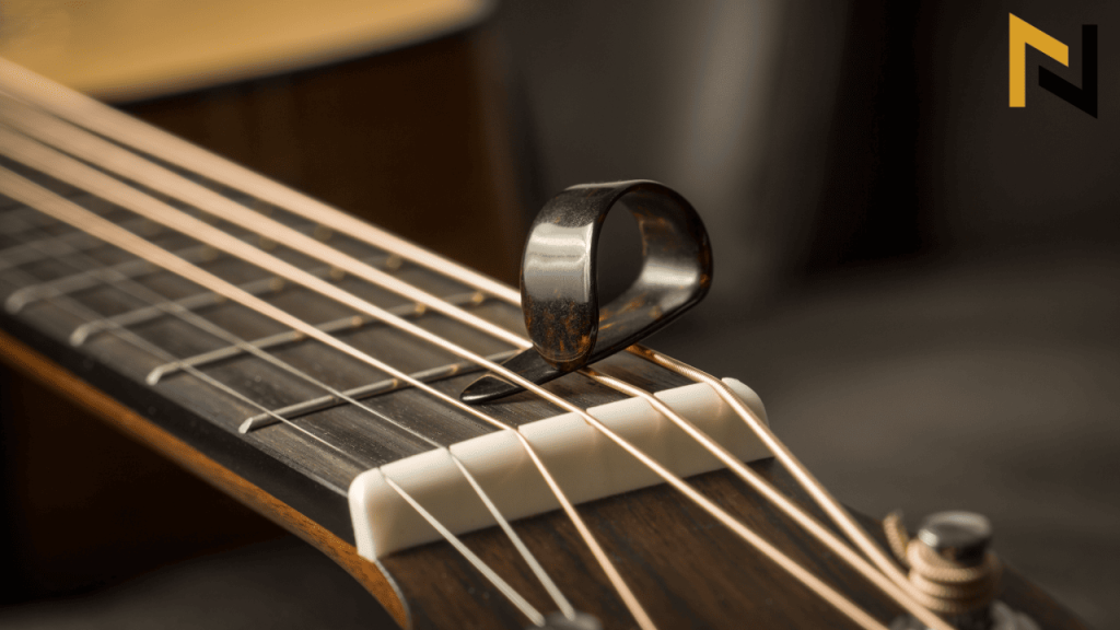 displays plastic Thumb pick